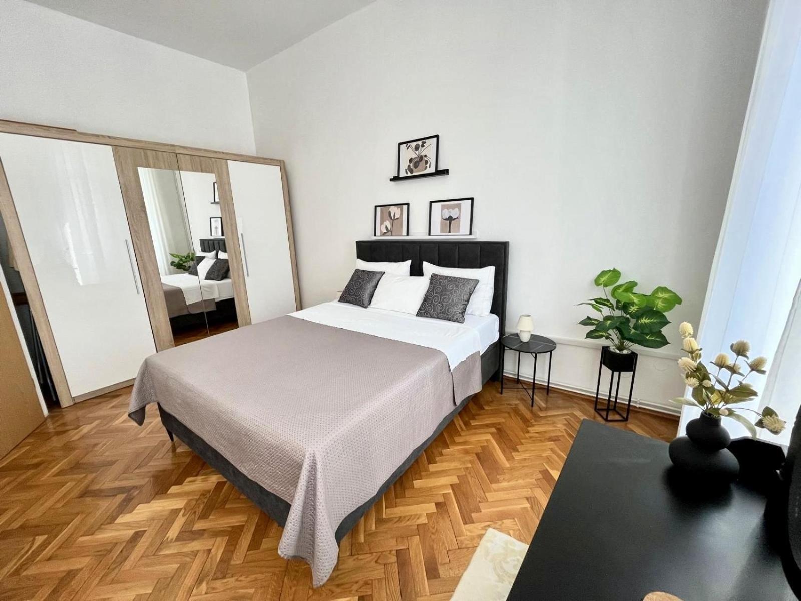 Apartments Centurio พูลา ภายนอก รูปภาพ